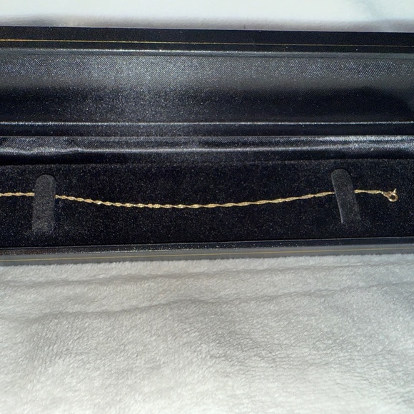 Gold bracelet - Picture 1 of 1